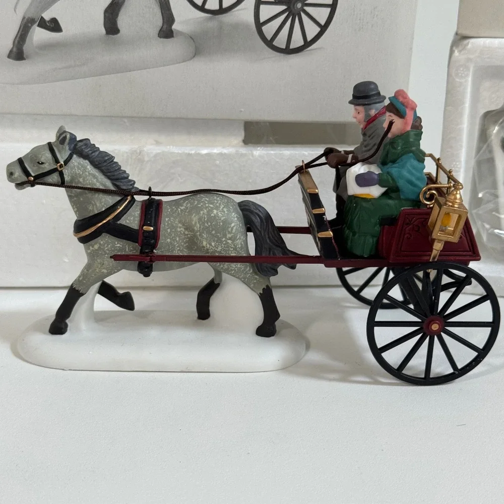 Dept 56 Heritage Village Christmas Carol Morning Town Crier Carriage 4 Sets Plus - Picture 2 of 6